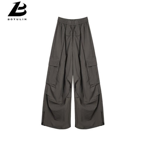 women’s cargo pants with elastic waistband and wide-leg design